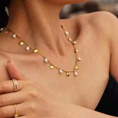 Shell pearl charm Necklace