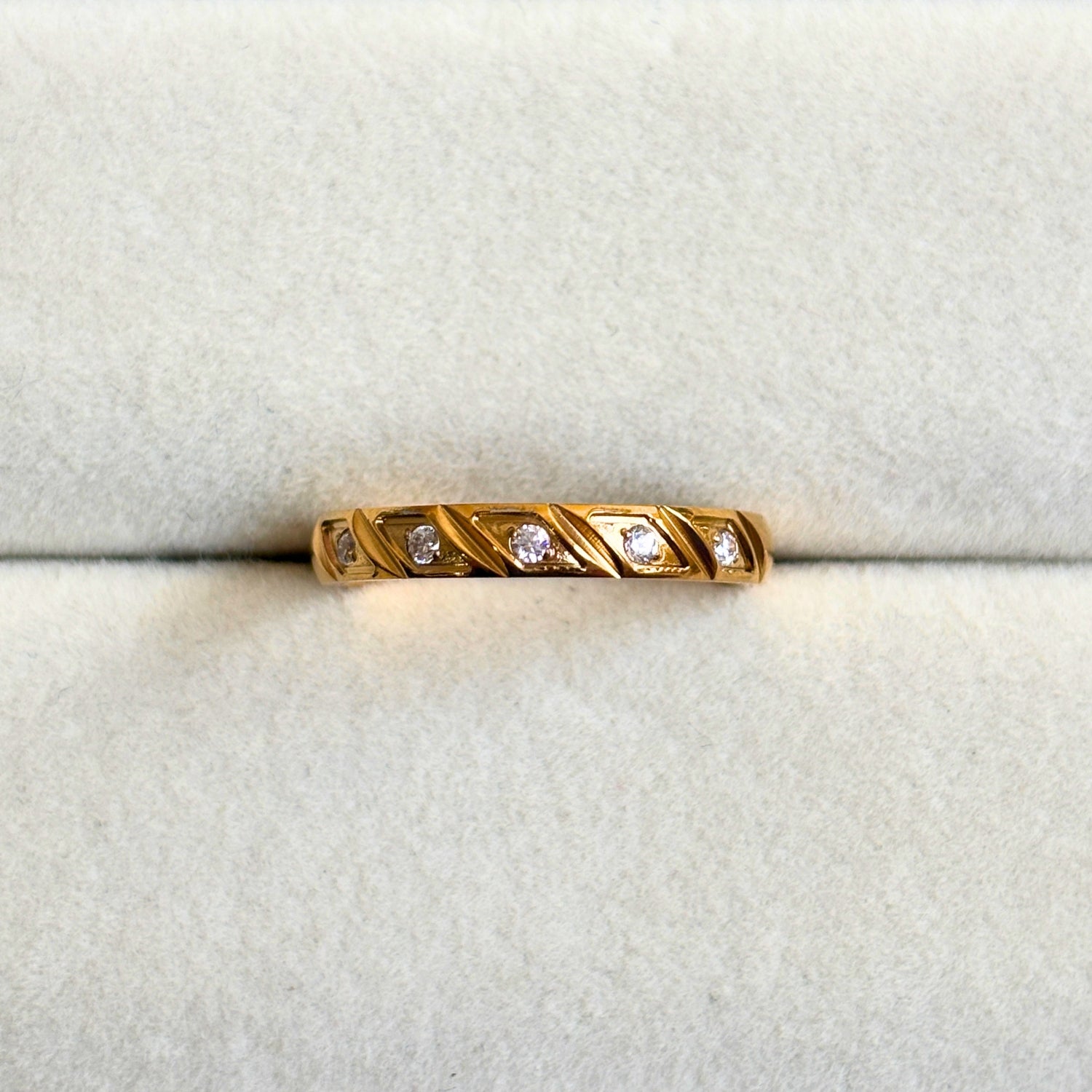 Zevar Band Ring