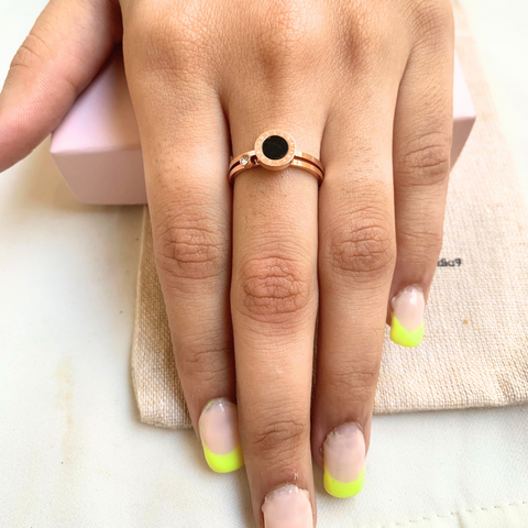 Black Round Rose Gold Ring