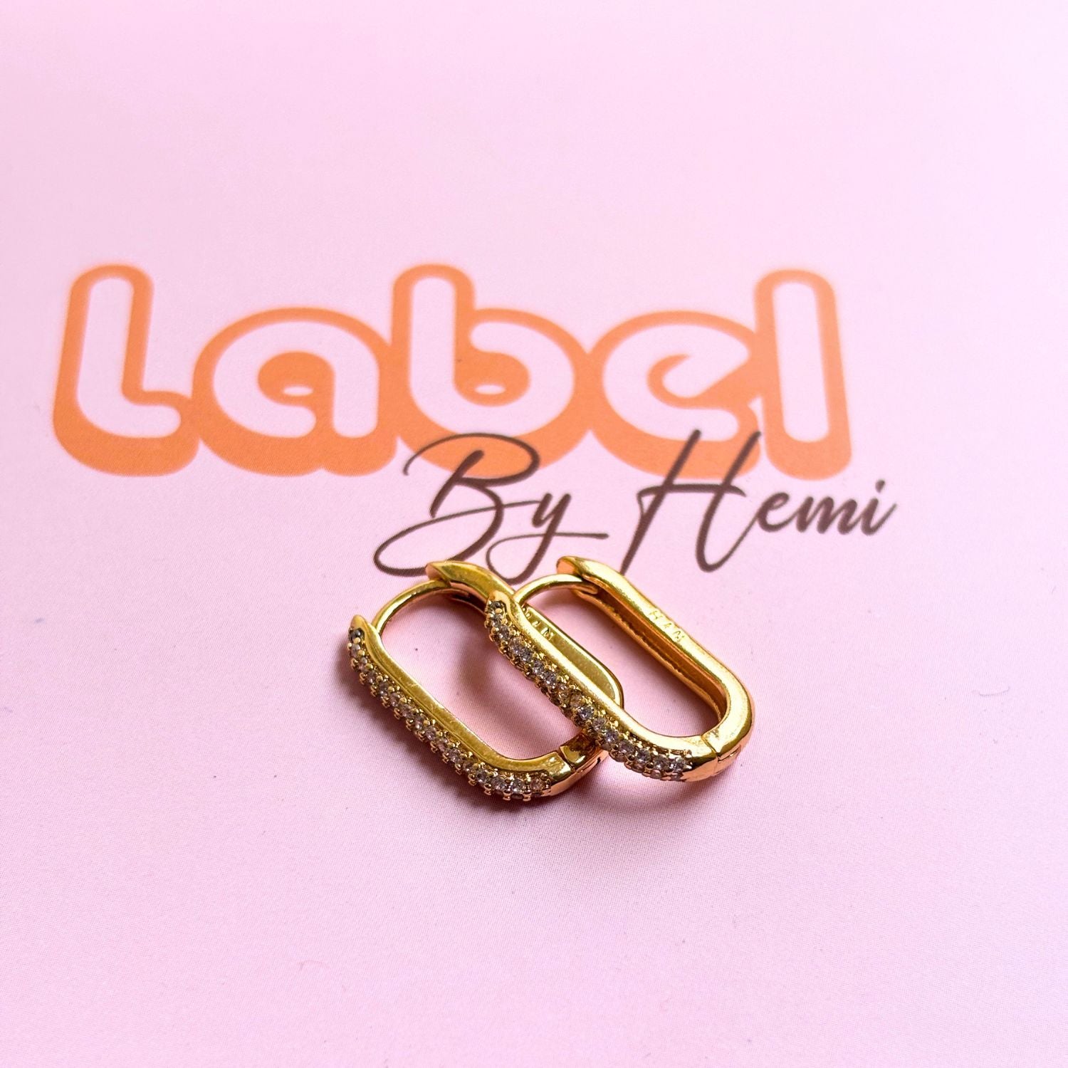 Basic oval hoops