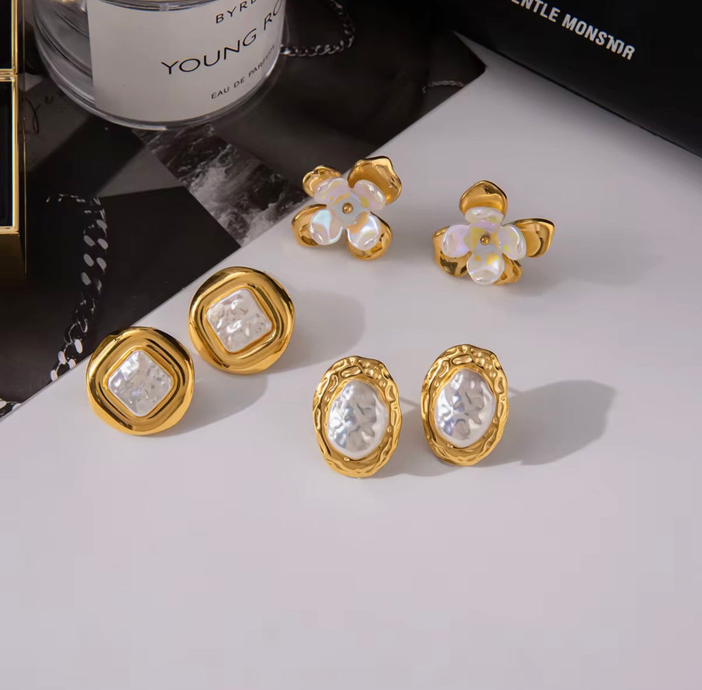 Flower pearl Earrings
