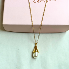 Drop Pearl Necklace