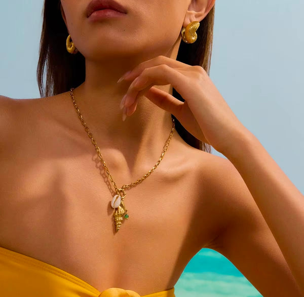 Shell necklace