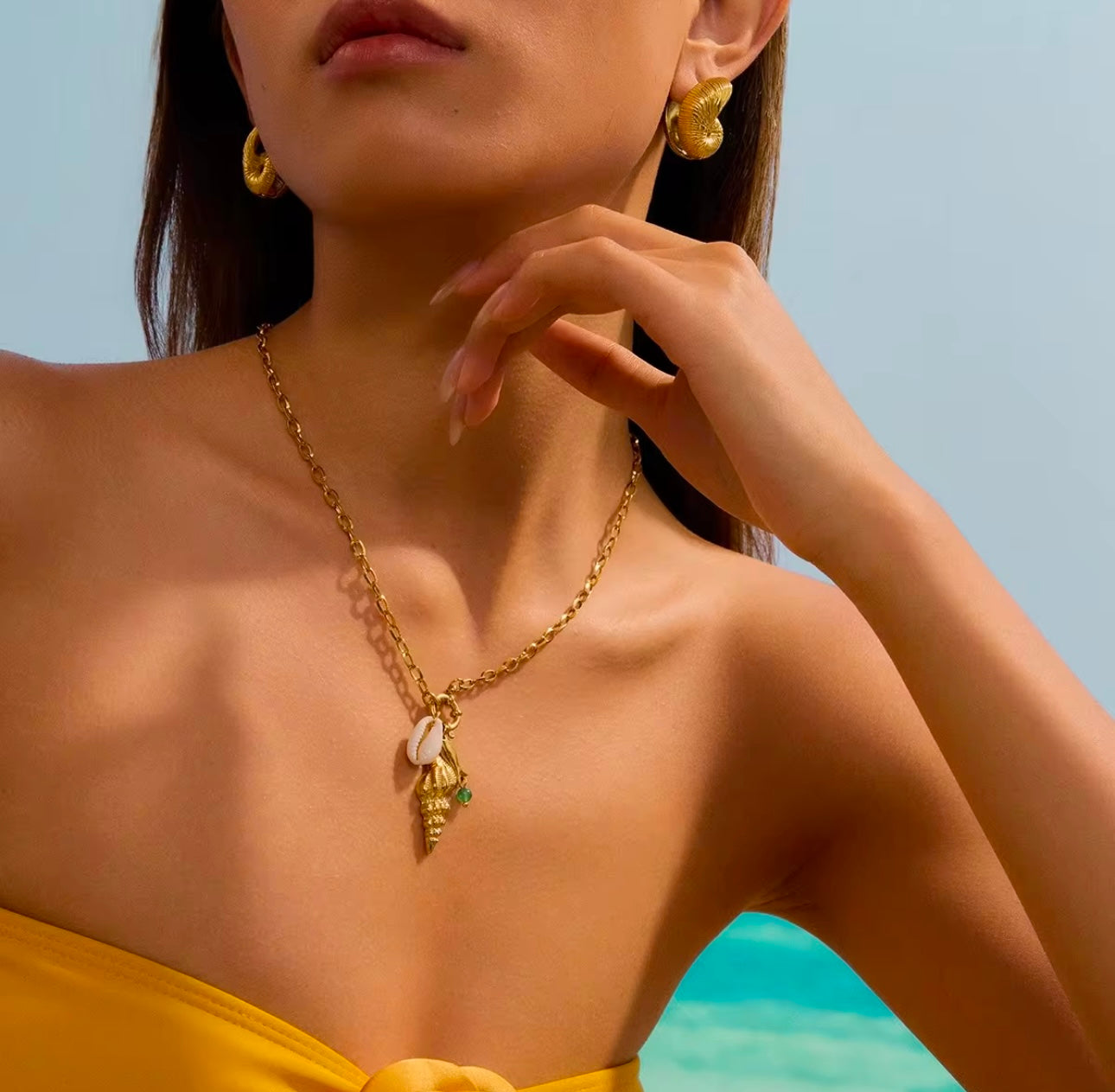 Shell necklace