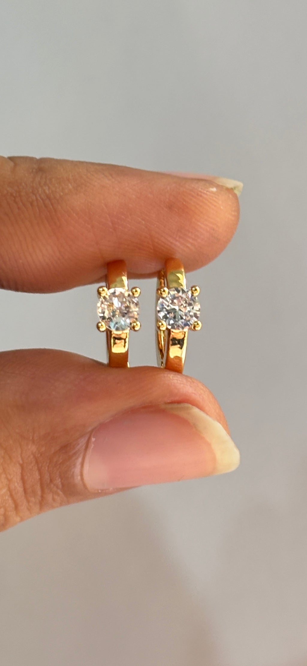 Solitaire Gold Huggie Hoops