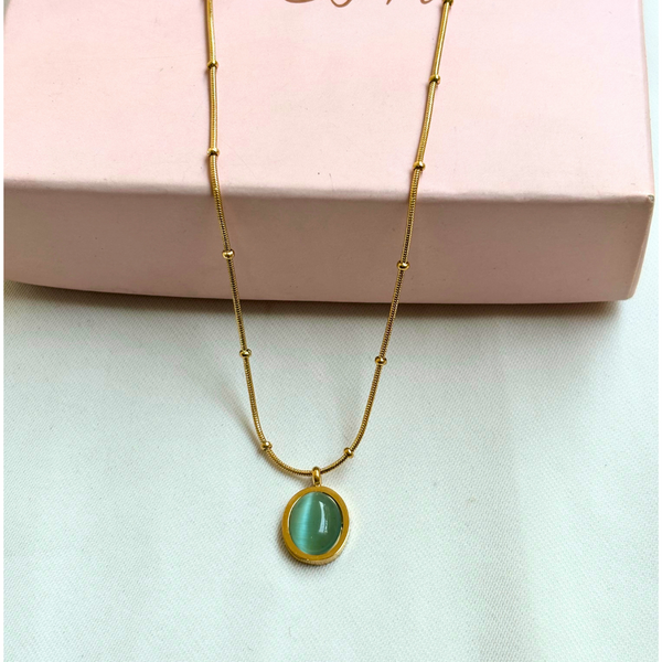 Green oval Necklace