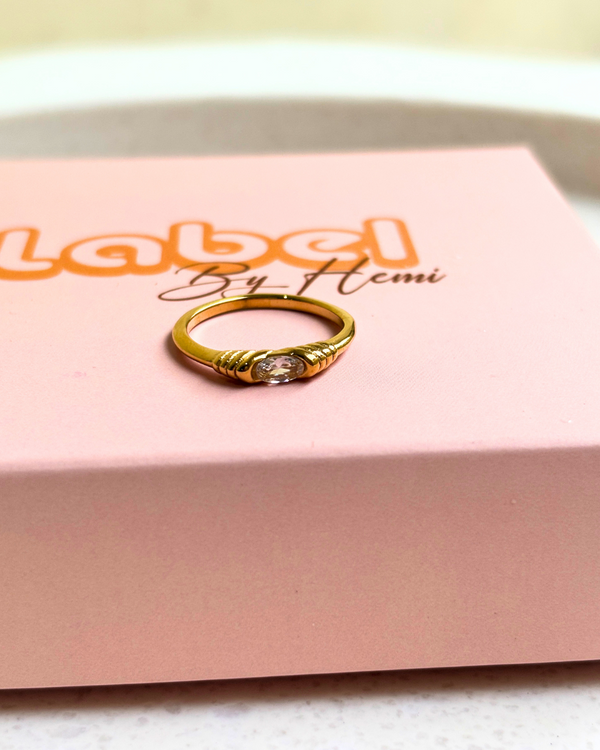 Oval stone slim Ring