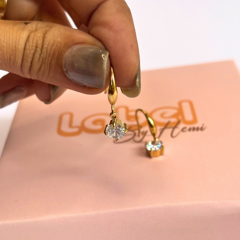 Soliatire hanging earrings