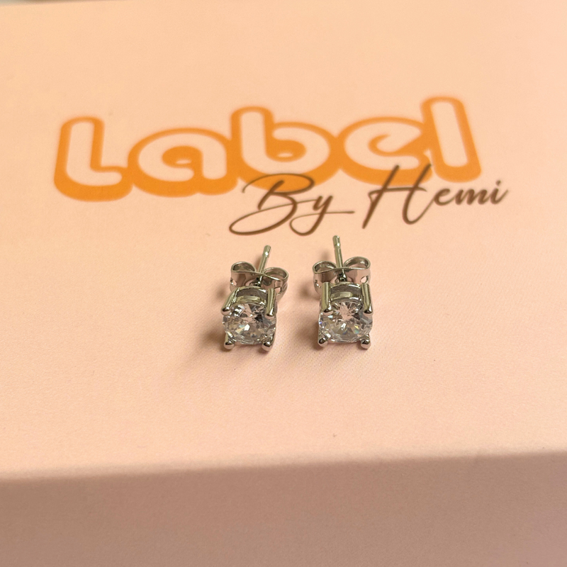 Soliatire Studs