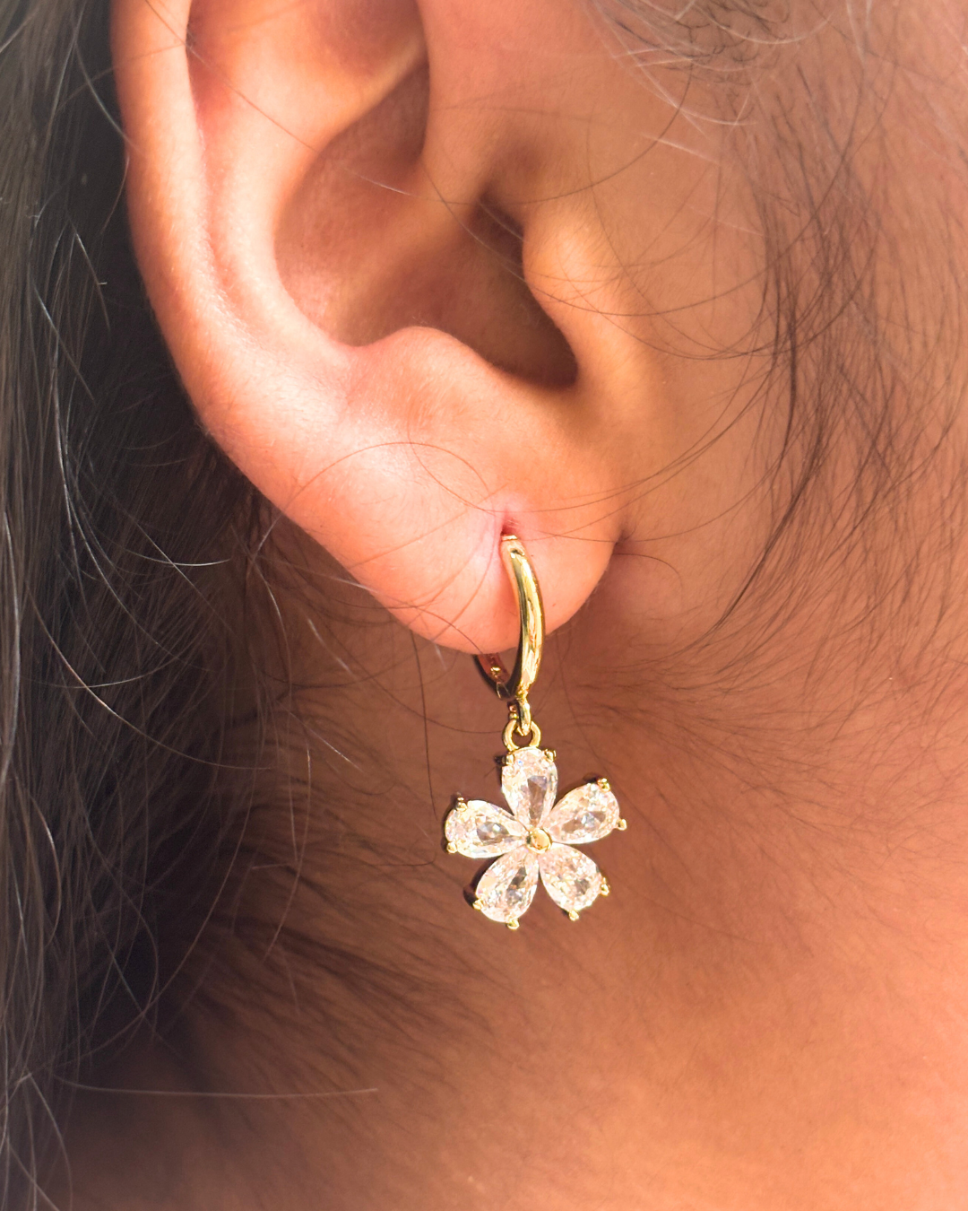 Flower kyra Hoops – Label By Hemi - Main Image