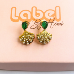 Shell pearls earrings