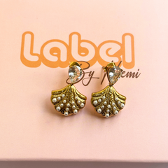 Shell pearls earrings