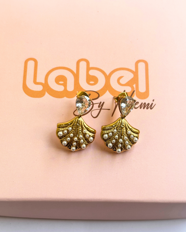 Shell pearls earrings