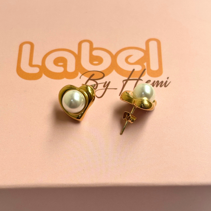 Heart pearl earrings