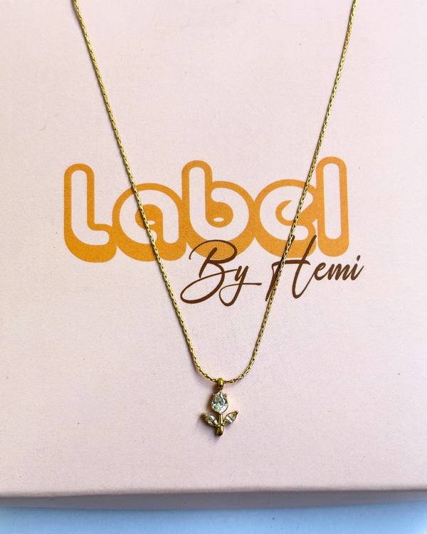 rose petal  Necklace ( white )