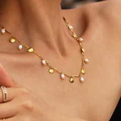 Shell pearl charm Necklace