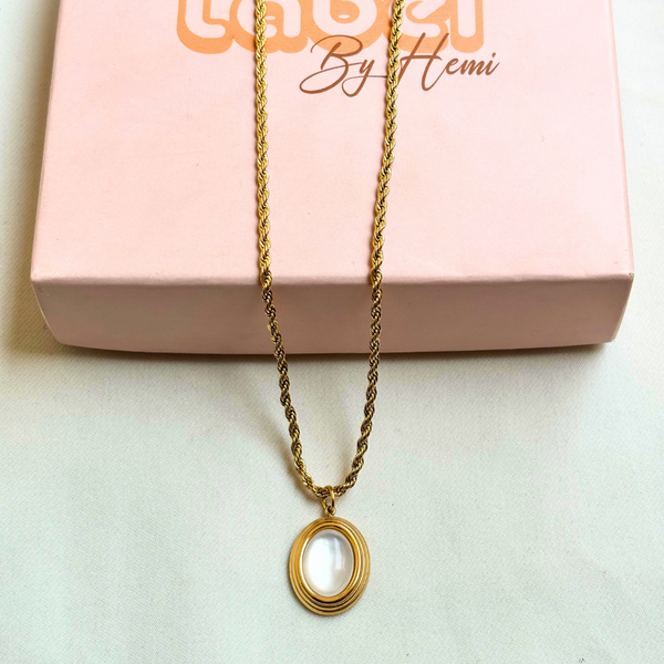 Oval Mop Necklace