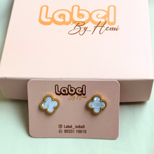 Flower studs