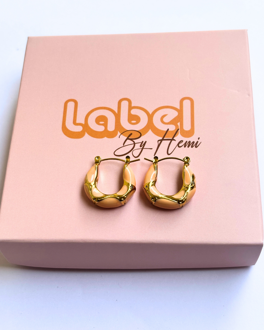 Enamel kiya hoops