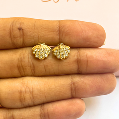 Mini shell earrings