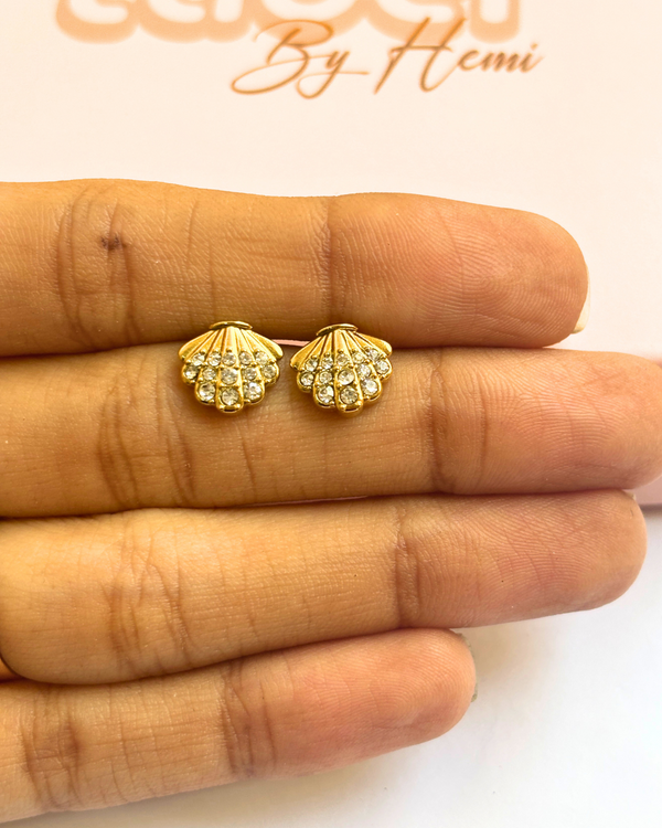 Mini shell earrings
