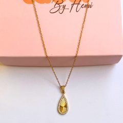 almond necklace