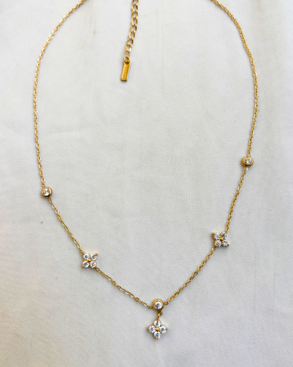 Shine Petal Necklace