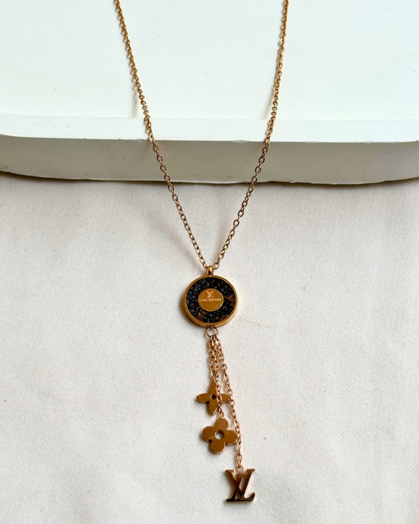 Leather hanging Necklacde