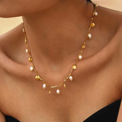 Shell pearl charm Necklace
