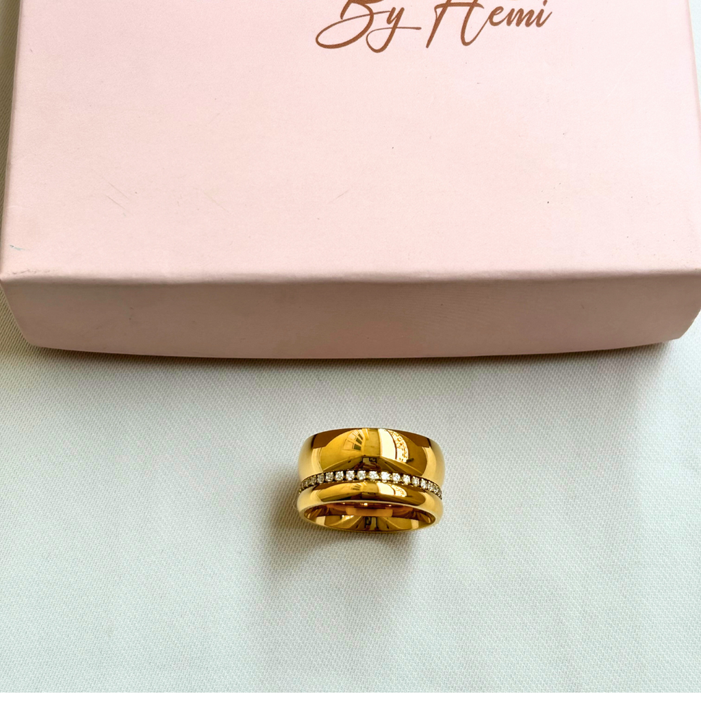 Orrite Band Ring